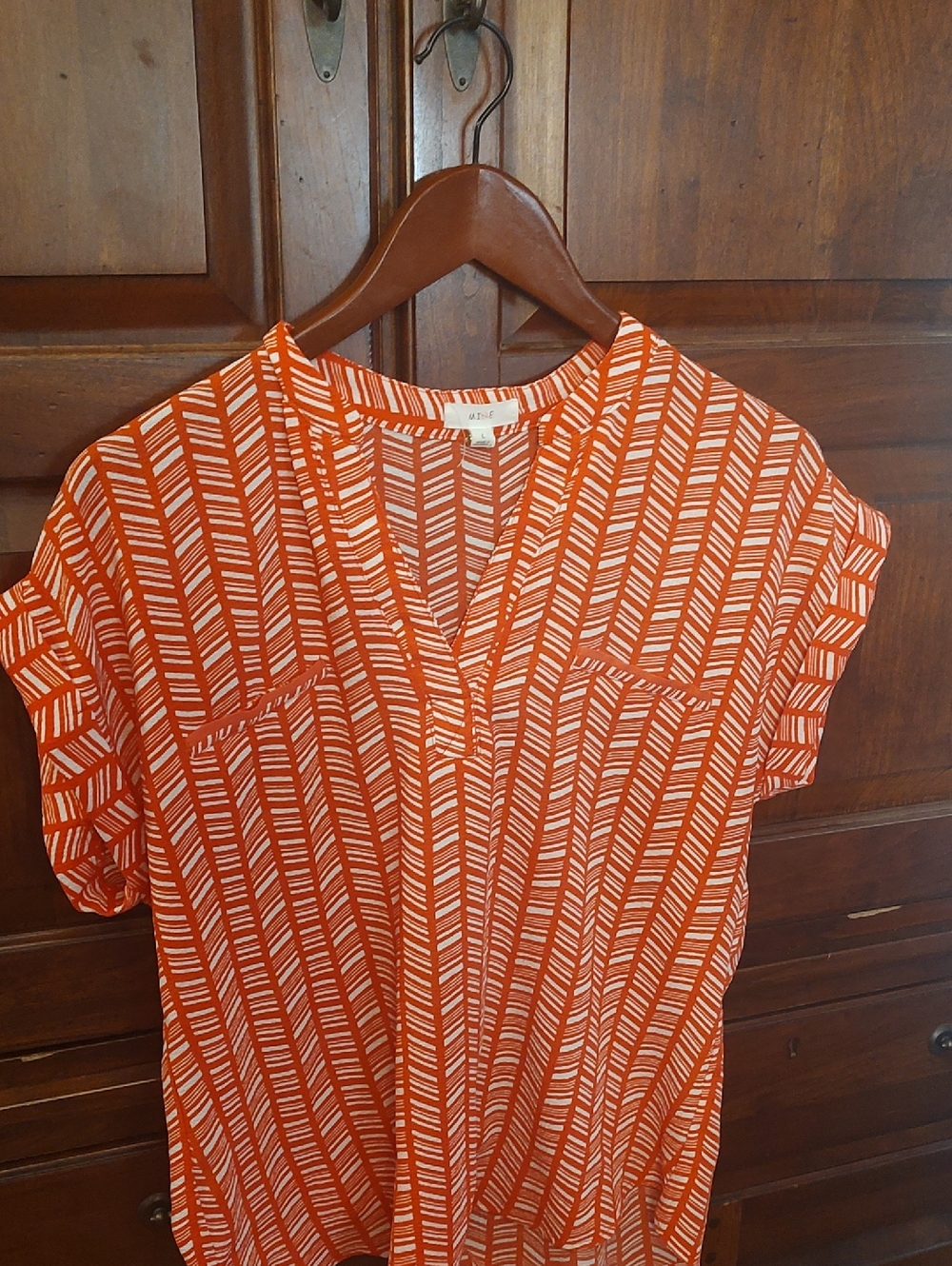 mine Orange & White Chevron Split-Neck Short Sleeve Top